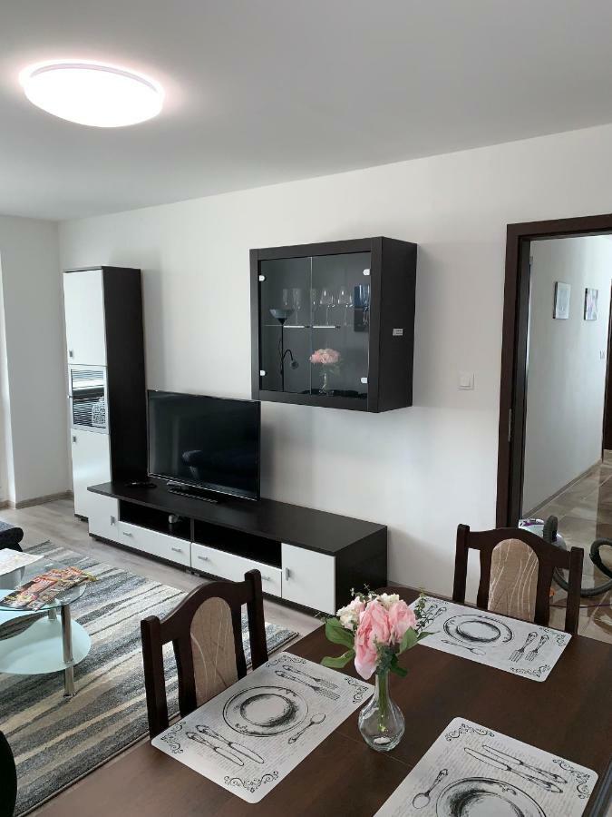 Apartament Tt10 Botanicka Trnava Exterior foto